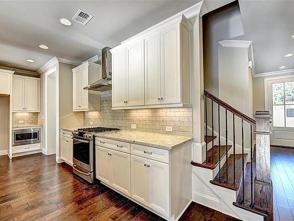 Beautiful Open Concept