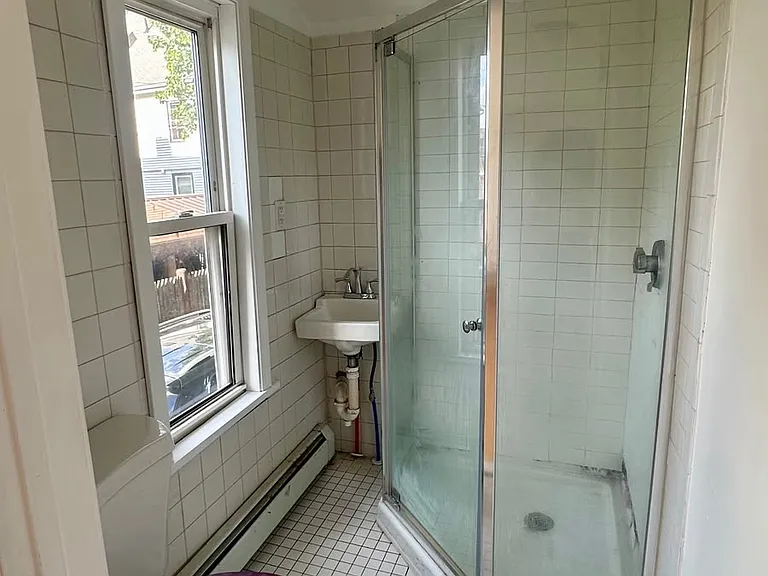 8 Peacevale Rd — Photo 6