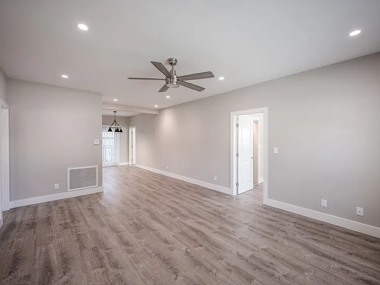 160 N Myrtle Ave — Photo 8