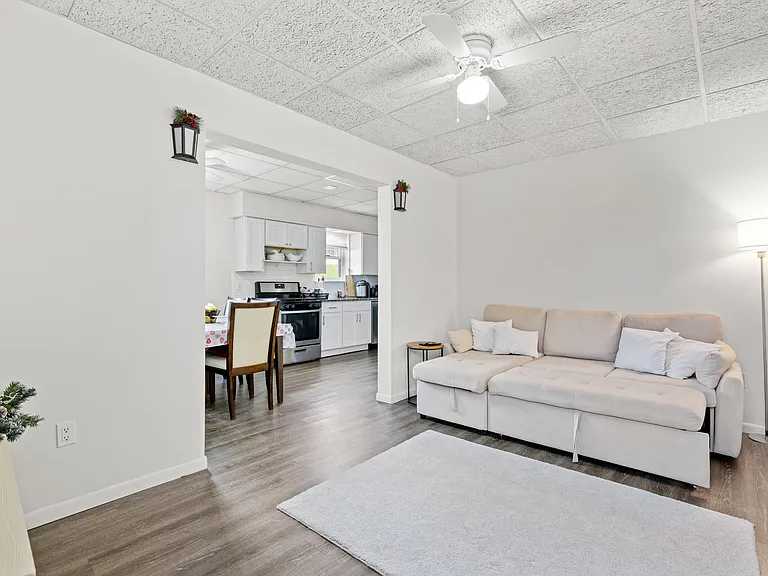 632 Chase Ave #1 — Photo 3