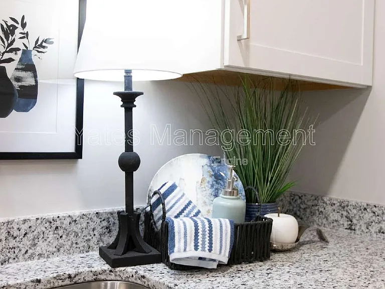 411 W McPherson Ave #103 — Photo 4