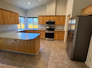 1996 6th St, Hood River, OR 97031