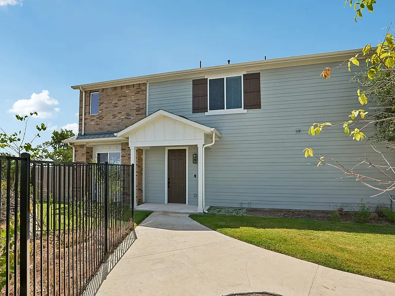 BB Living Sweetwater Crossing — Photo 39
