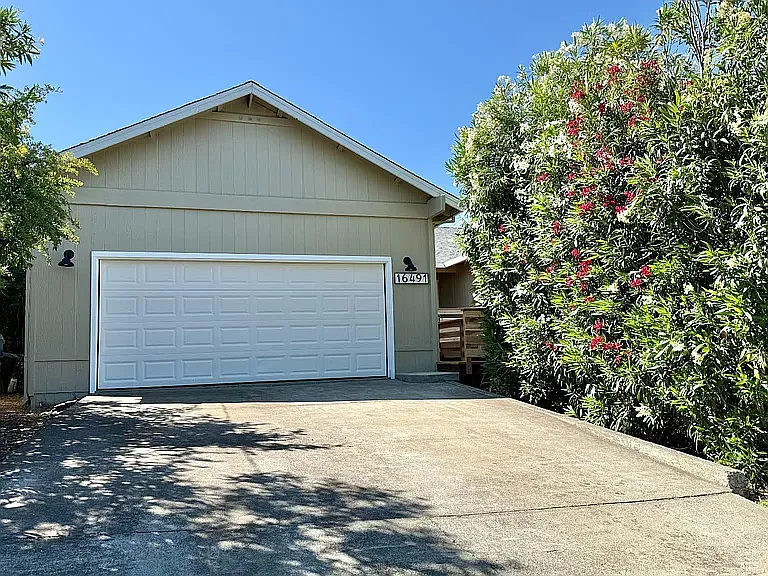 16491 Ridgecrest Ct — Photo 5