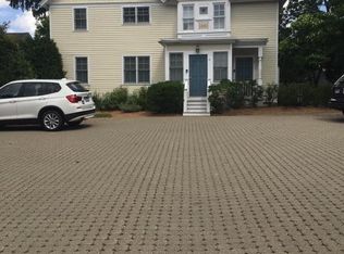 8 Grove St APT D, Ridgefield, CT 06877