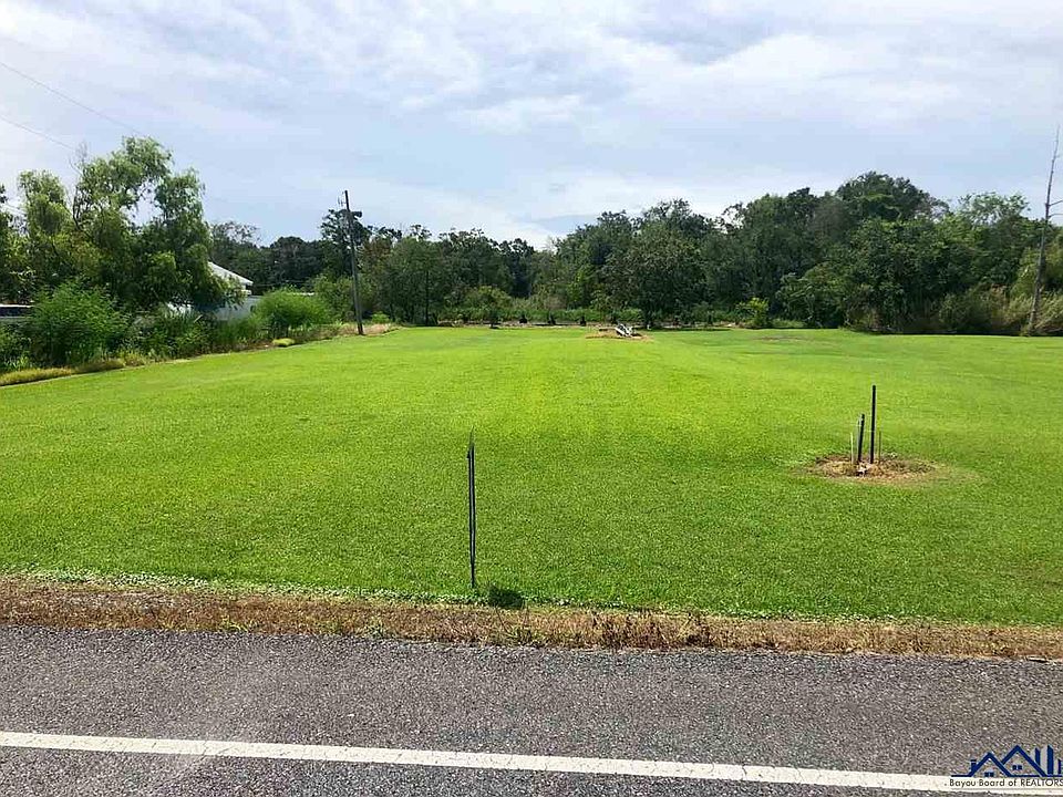 2nd image of 5098 Grand Caillou Rd
