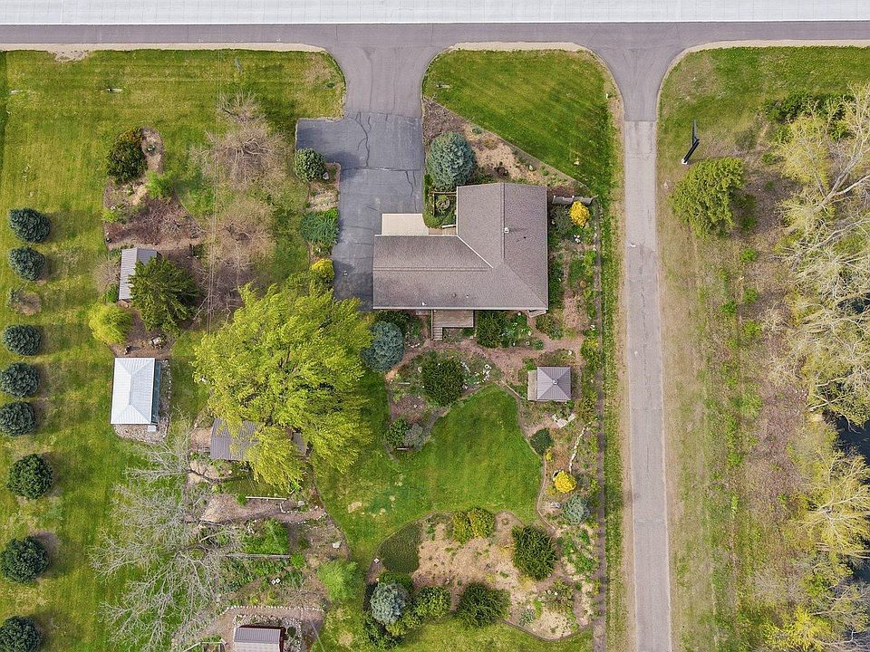 1st image of 3225 180th St
