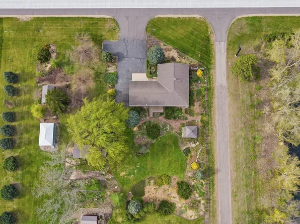 3225 180th St, Lester Prairie, MN 55354