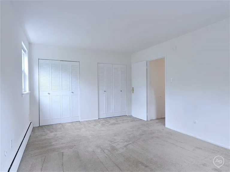 Ridgeway Court Apartments — Photo 30