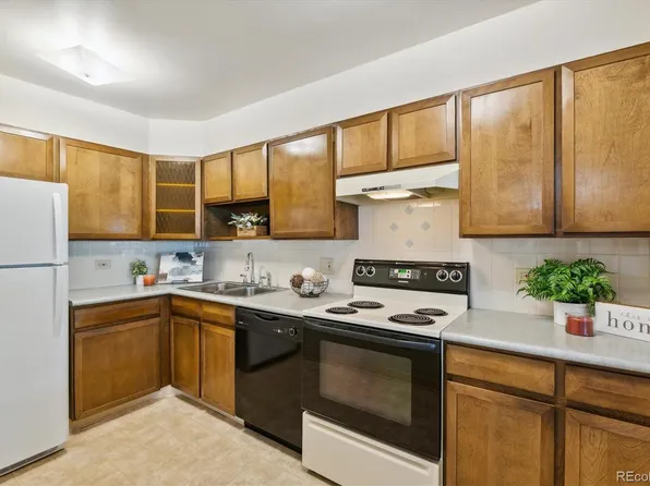 705 S Alton Way Bldg 34 #3B, Denver, CO 80247