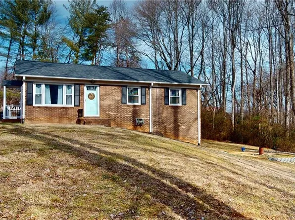 237 W Cleve St, Mount Airy, NC 27030