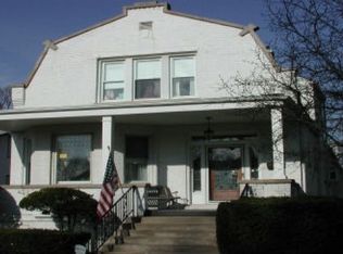 216 Woodside Rd, Riverside, IL 60546