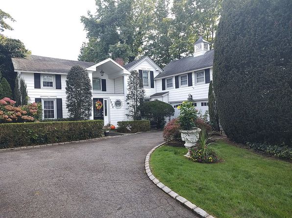 1984 Lilac Dr