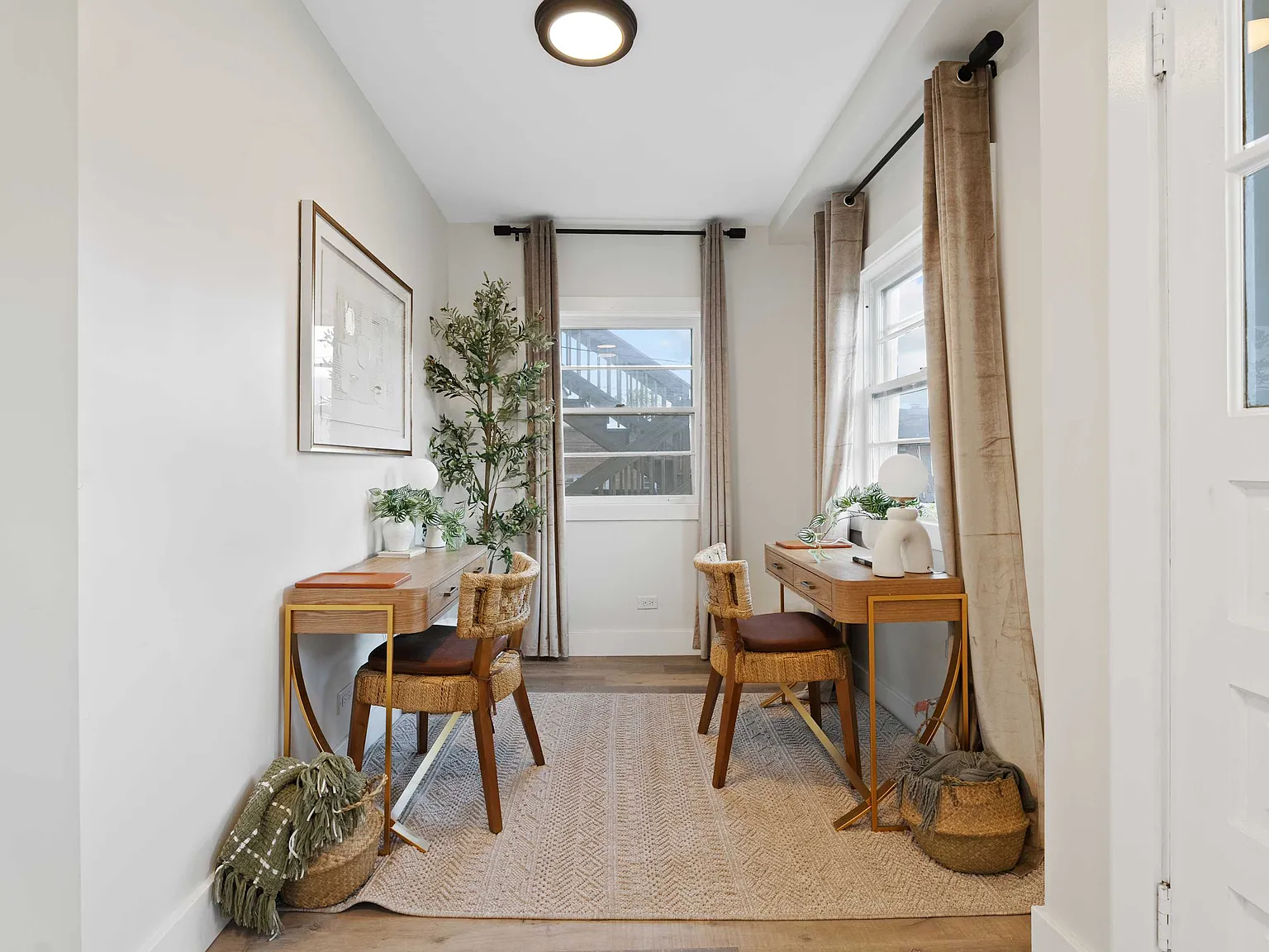 5 bed, 2527 sqft, $8,100 — Photo 4
