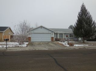 1006 E Chateau Dr, Meridian, ID 83646