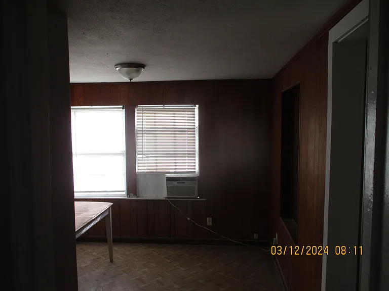 411 8th Ave N — Photo 6