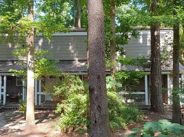 302 Wood Grove Ct APT 18, Tallahassee, FL 32301