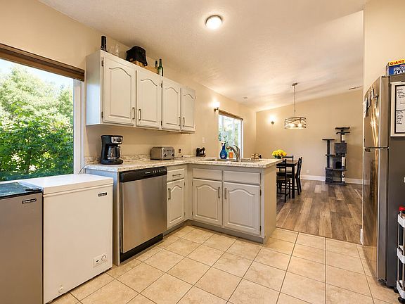 5th image of 280 N Sunflower Dr APT 30