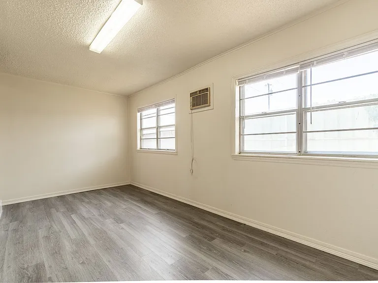 8022 Highway 271 S #C — Photo 9