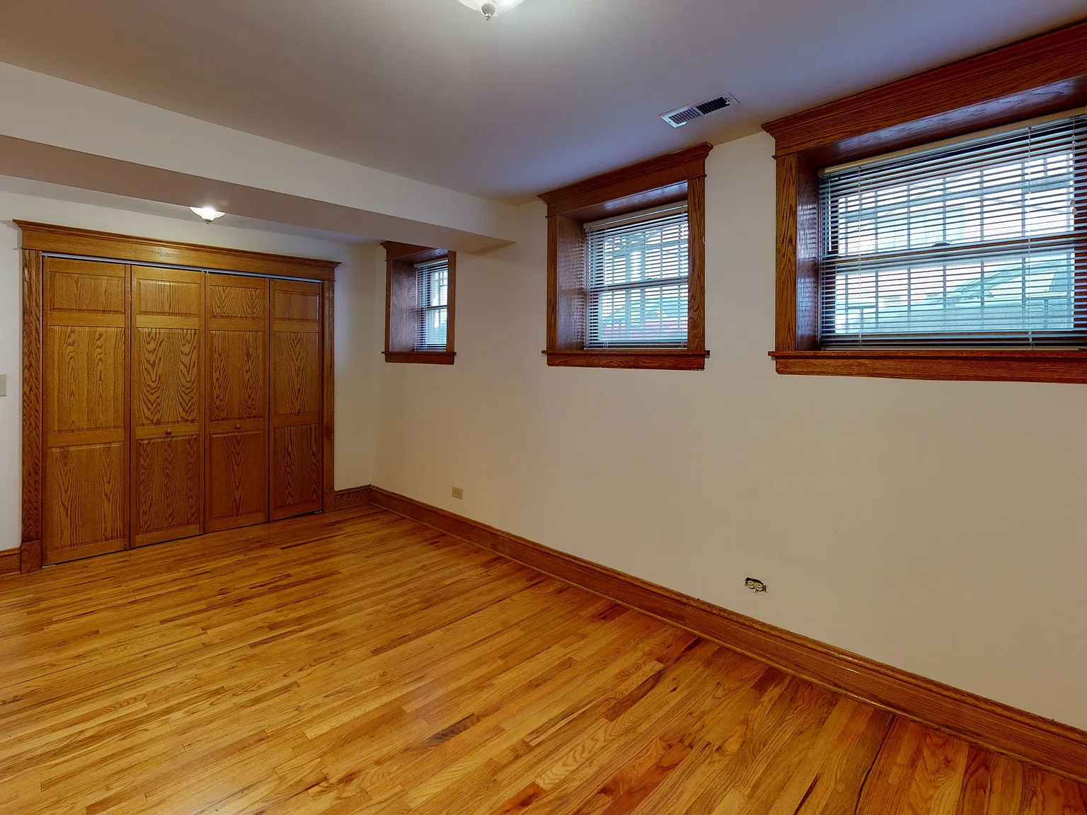 3 bed, $3,195 — Photo 4