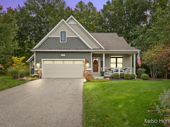 131 Blackberry Ct, Holland, MI 49424