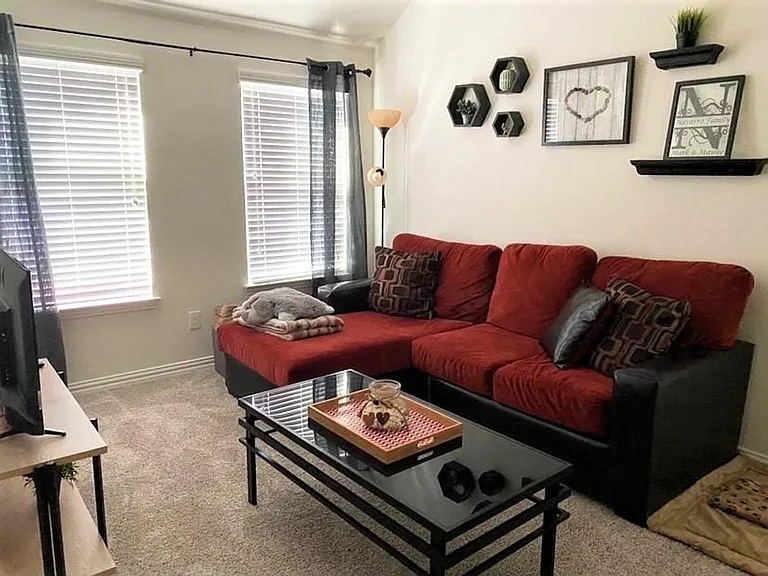 822 Black Hawk Dr — Photo 4