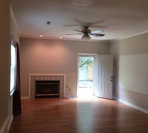 4th image of 1725 Stone Hedge Dr