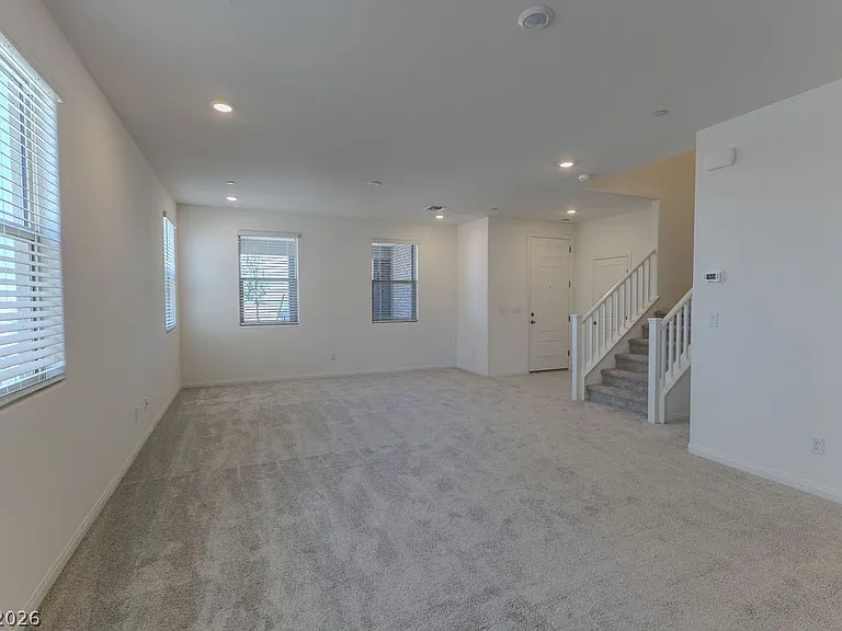 100 Hornbeck Ln — Photo 3