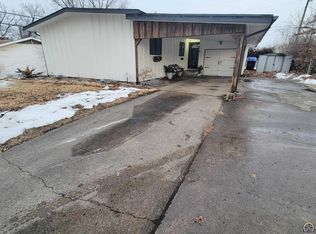 1906 SW Belle Ave, Topeka, KS 66604