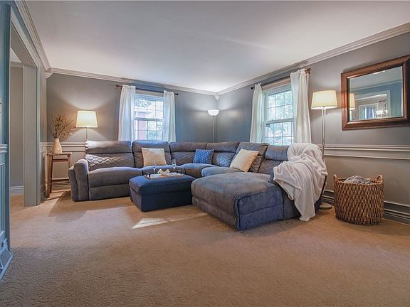 5th image of 1027 Mountain View Dr