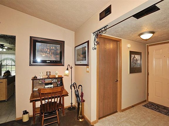 3rd image of 5573 Petersburg Pkwy