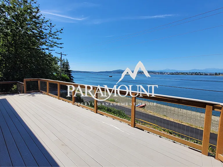 2895 Beach Dr E — Photo 1