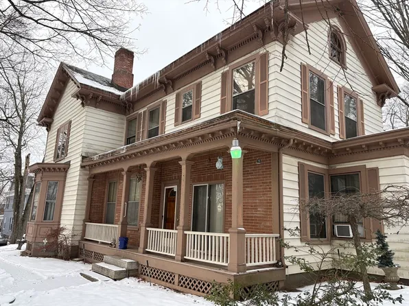 19 Walnut St, Leominster, MA 01453