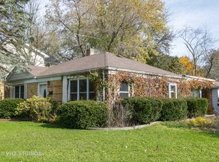 618 Buckingham Pl, Libertyville, IL