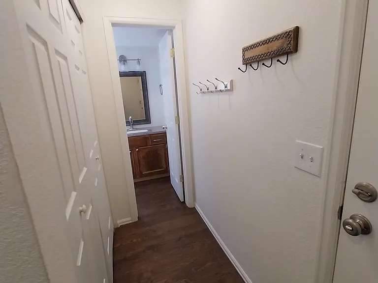 9786 Buckingham Ct — Photo 31