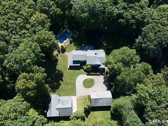 5th image of 387 Foster Street