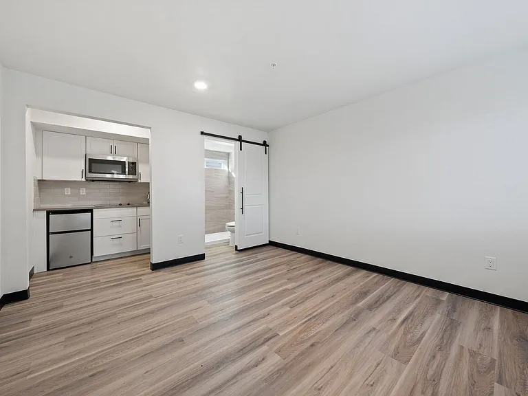 Nova Apartments — Photo 21