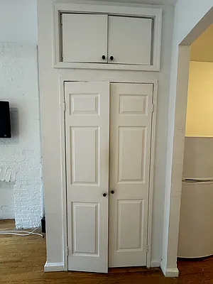 Rented by KNOCKKNOCK LLC | media 11