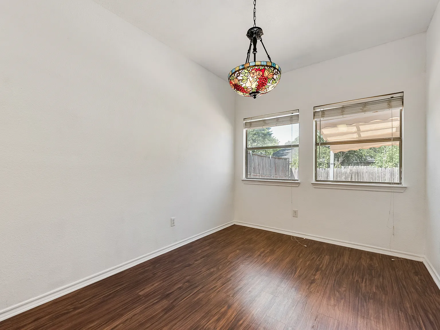 3 bed, 1273 sqft, $2,100 — Photo 4