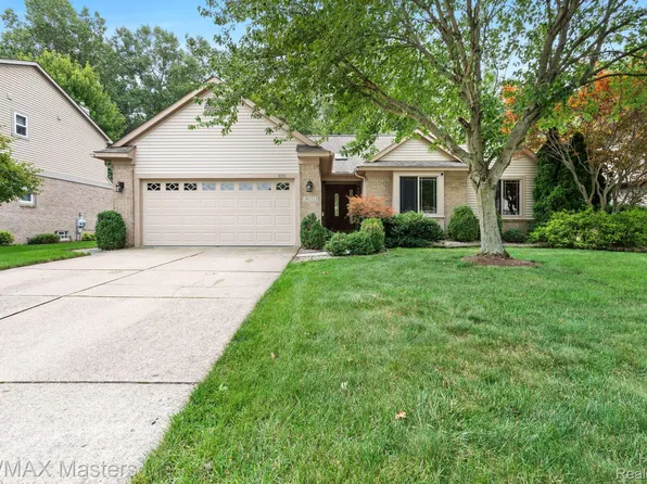 30151 Willow Springs Rd, Flat Rock, MI 48134