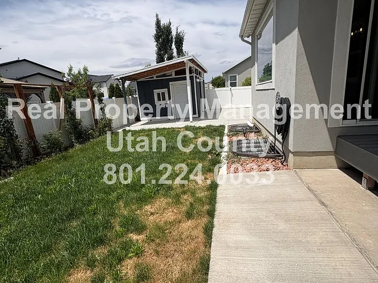 271 E Echo Ledge Dr — Photo 23