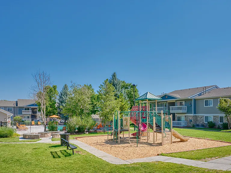 Crossroads at City Center Apartments — Photo 12
