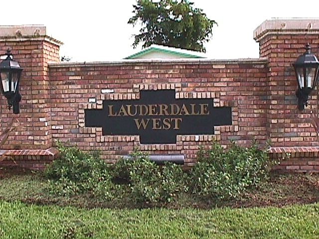 Lauderdale West Community Entrance