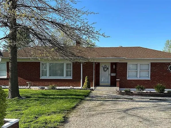 909 South St, New Athens, IL 62264
