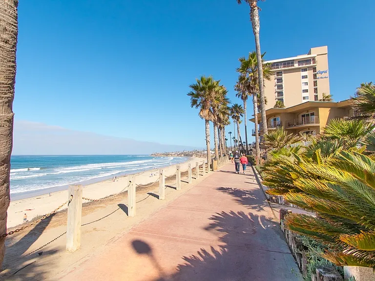 Charming 1 Bed/1 Bath - Just One Block from the Ocean in North Pacific Beach! — Photo 15