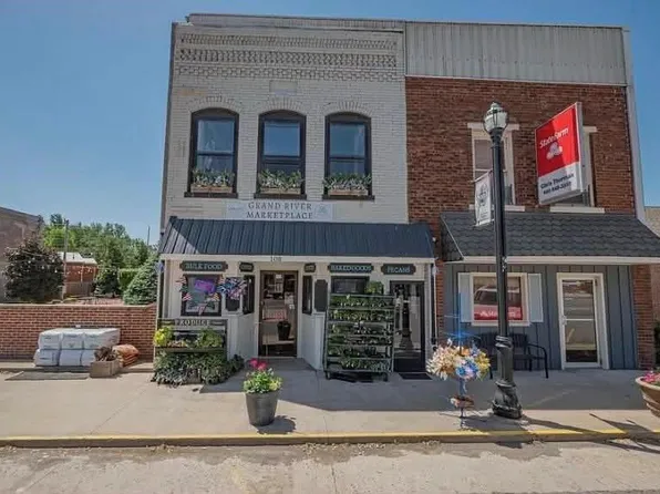 108 E Broadway St, Brunswick, MO 65236