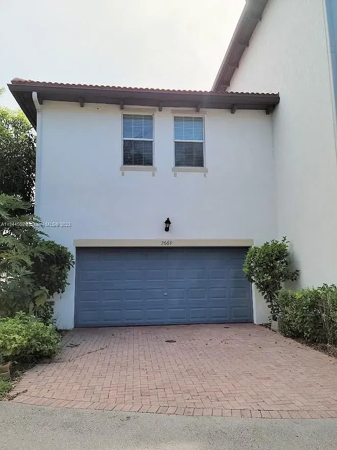 3 bed, 2.5 bath, 1790 sqft, $3,400 — Photo 3