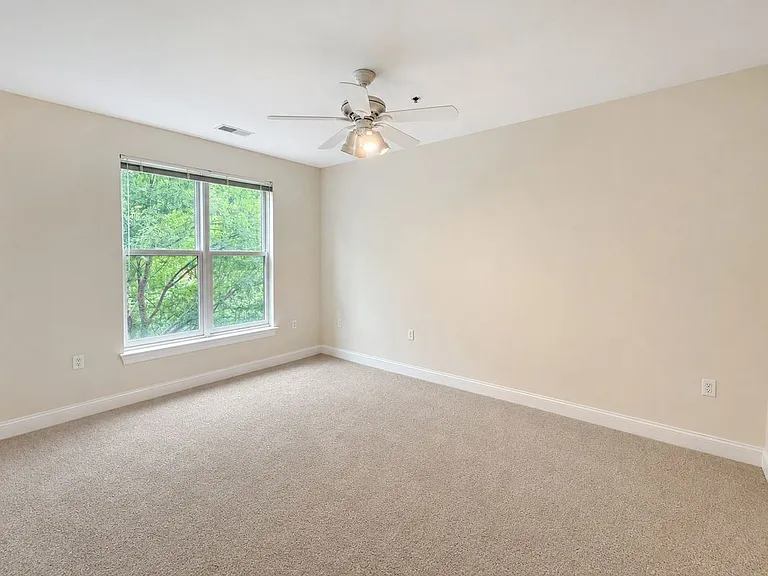 38 Maryland Ave #335 — Photo 15