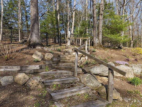 3rd image of 46 Stubble Brook Rd