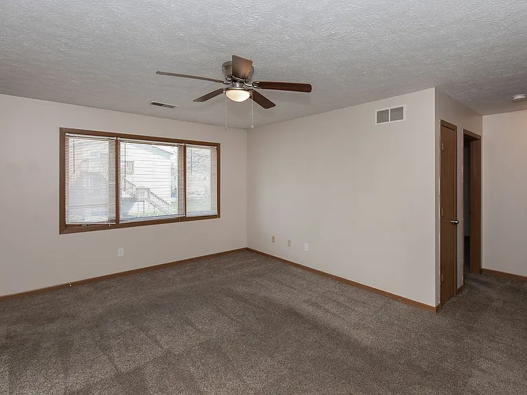 921 Pius Ln — Photo 11